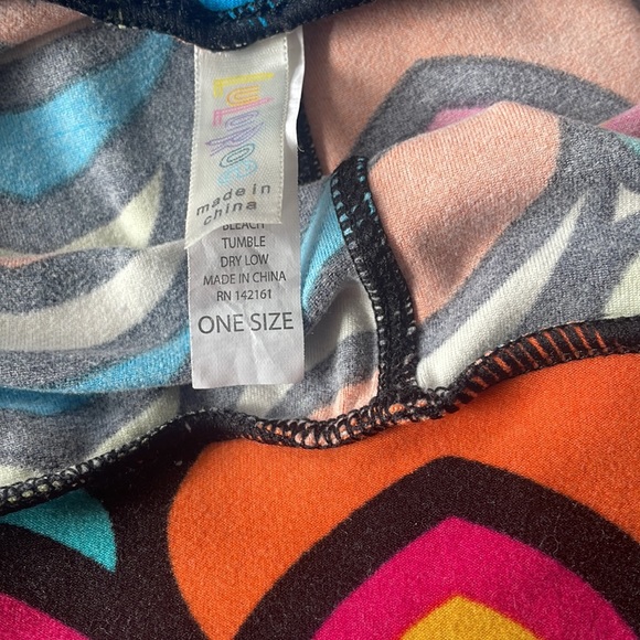 LuLaRoe one size leggings - super bright - Picture 5 of 5